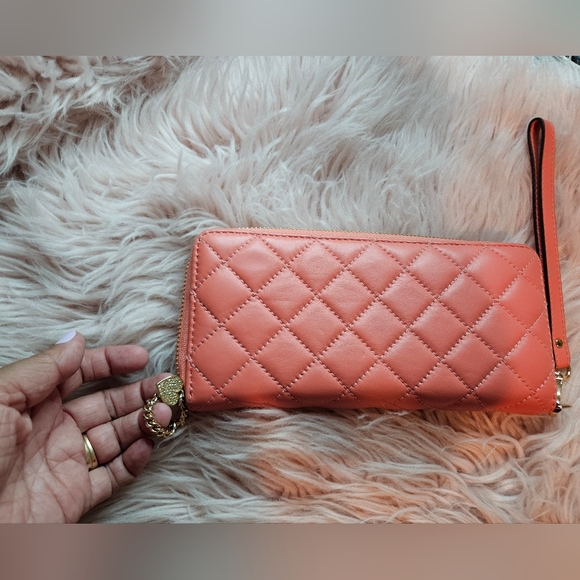 Michael Kors Jet Set Travel Quilted Leather Continental Wallet with heart chain - Picture 2 of 3